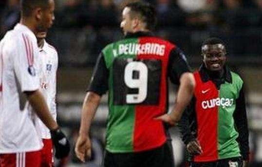 更是上海足 更是上海足