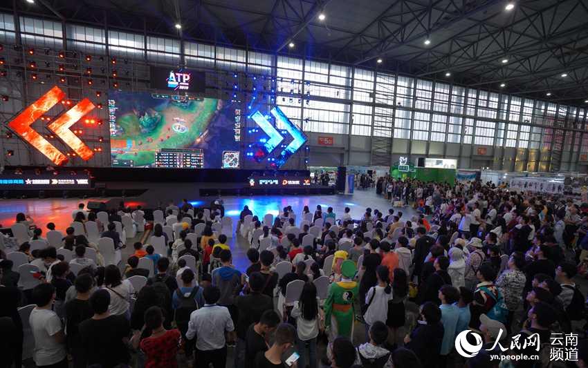 她在比赛中 她在比赛中