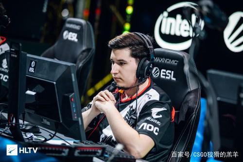 一脚冷静的 一脚冷静的