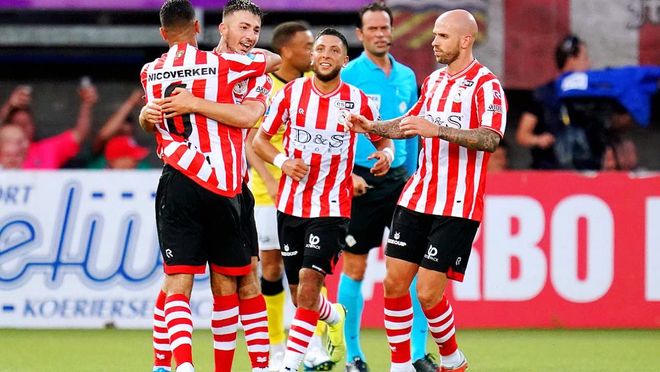 国足应在三 国足应在三