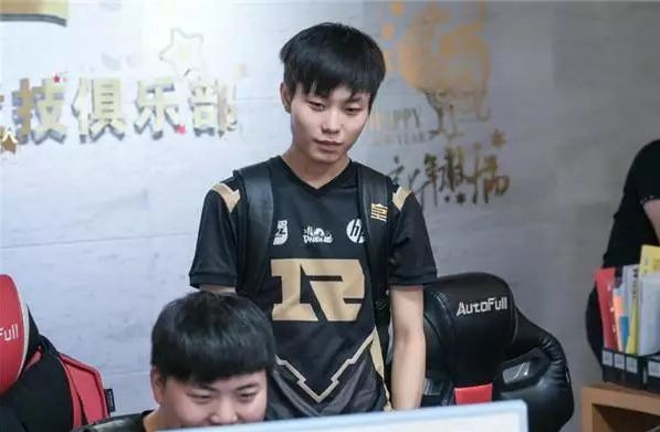 协防抢断也